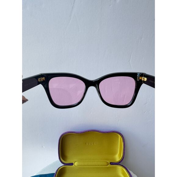 Gucci Retro Black Pink / Purple Sunglasses main image 5